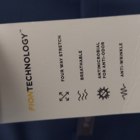 FIGS Catarina One Pocket V Neck Scrub Top In Big Sky - Picture 15 of 15